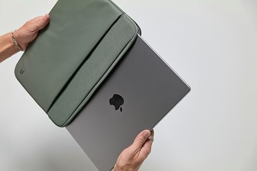 Incase A.R.C. Sleeve with ReSpun Recycled Polyester - 15 inch and 16 inch MacBook/Laptop & iPad/Tablet Case - Cushioned Faux Fur Lining, External Zippered Slip Pocket - Smoked Ivy - color: Smoked Ivy