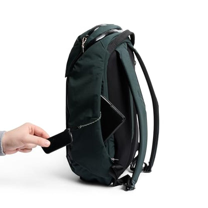 Bellroy Venture Ready Pack (20 liter everyday backpack with laptop sleeve, for travel, commuting and urban adventuring) - DeepOcean - color: Deepocean