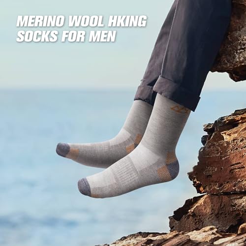 innotree Men's Merino Wool Hiking Socks 3 Pairs, Moisture Wicking Cushioned Breathable Crew Socks for Hiking Walking Trekking - color: Black,gray,green, size: Medium