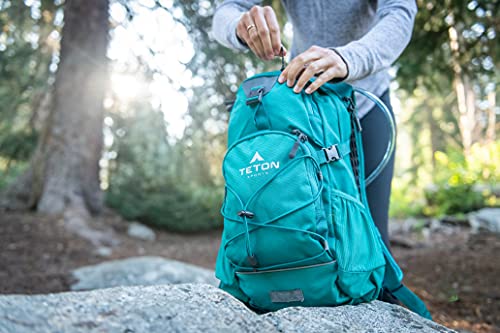 Teton Oasis/Trailrunner Hydration Backpack – Lightweight Water Pack with 2L/3L Bladder for Hiking, Running, Cycling, Biking 18L/22L Sizes – Sewn-in Rain Cover – Fits Men and Women - color: High Tide, size: 18 Liters