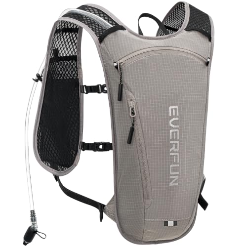 EVERFUN Hydration Backpack Running Vest Small Hiking Water Backpack with 1.5L Water Bladder for Women Men, Lightweight Reflective Phone Holder Hydro Pack for Trail Running, Biking, Race, Marathons - style: Sand