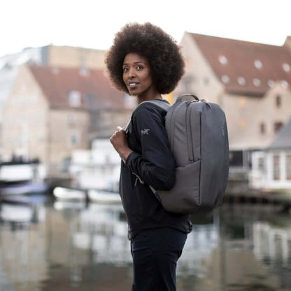 Thule Subterra Backpack 21L, Vetiver Gray - color: Vetiver Gray, size: 21 L