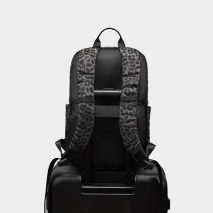 Pander 22L Casual Daypack Everyday Backpack with Luggage Sleeve Smooth Webbing Handle Professional Commuter School Bag, Grey Leopard - color: Grey Leopard