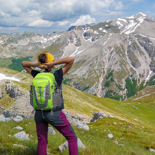 Hiking Backpack 30L Lightweight Travel Daypack Small Day Pack for Men Women Outdoor Camping Backpacking, Green - color: Green