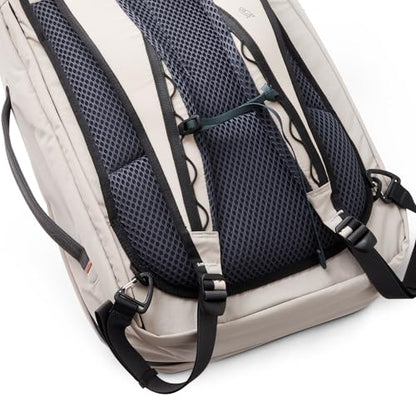 Bellroy Lite Travel Pack 30L (carry-on backpack, travel backpack for international travelers, with laptop pocket, interior packing cells and tuck-away shoulder straps) - Ash - color: Ash